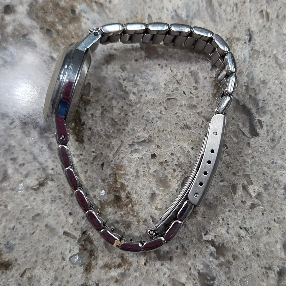 Vintage Alice in Wonderland Watch Stainless Steel Band Womens‎ Collectible